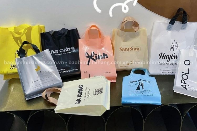 Túi quai ép dùng nhiều trong các ngành thời trang và mỹ phẩm