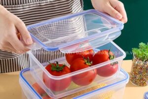 Bạn nên đậy kín hộp nhựa đựng thực phẩm khi sử dụng