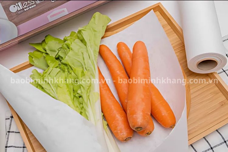 Giấy nến giúp bảo quản rau củ tươi lâu hơn.