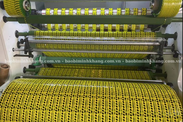 Bao Bì Minh Khang chiết khấu cao cho khách nhập sỉ băng dính hàng dễ vỡ.