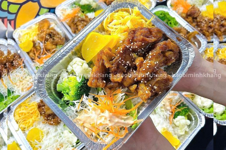 Khay bạc giữ nóng thức ăn lên đến 5 tiếng.