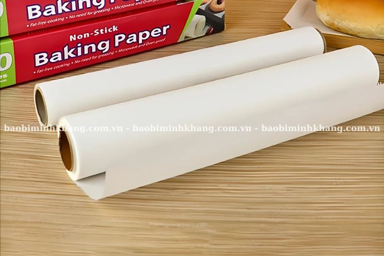 Nhà hàng, tiệm bánh nhỏ nên chọn giấy nên cuộn vừa