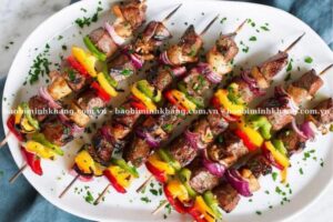 Bao Bì Minh Khang hướng dẫn cách làm gà xiên que nướng