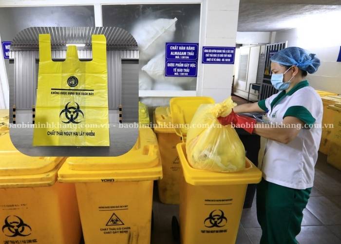 Ảnh túi rác y tế size lớn được sử dụng trong bệnh viện