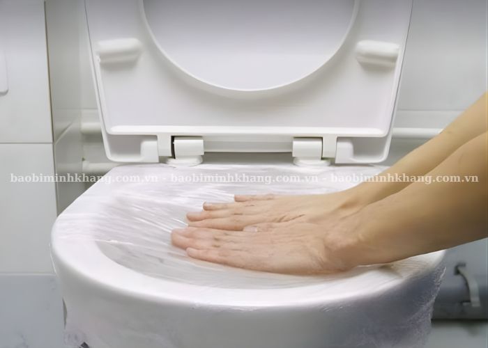 Bạn cần thực hiện đúng 7 bước trên để thông bồn cầu bằng băng dính đạt kết quả tốt