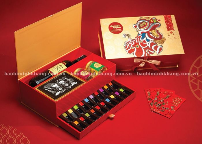 Bao bì Tết cao cấp thường dùng để đựng rượu, bánh kẹo