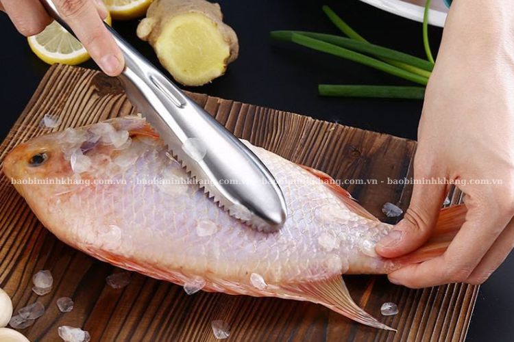 Bạn cần sơ chế và làm sạch kỹ để món cá nướng giấy bạc không bị tanh