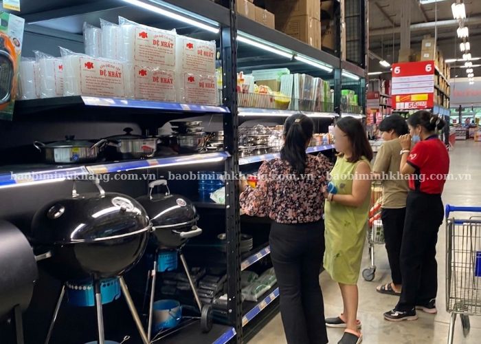 Bạn có thể tìm và mua lẻ cồn khô tại các siêu thị lớn và cửa hàng tiện lợi 