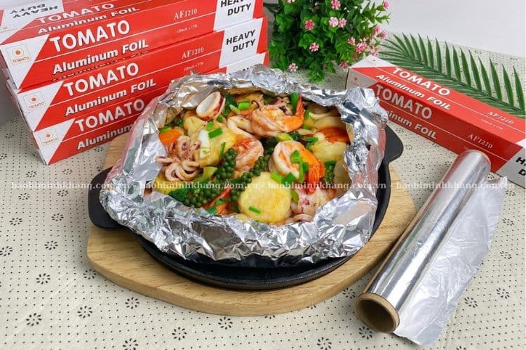 Giấy bạc Tomato của Minh Khang rất phù hợp để làm món đậu hũ nướng giấy bạc