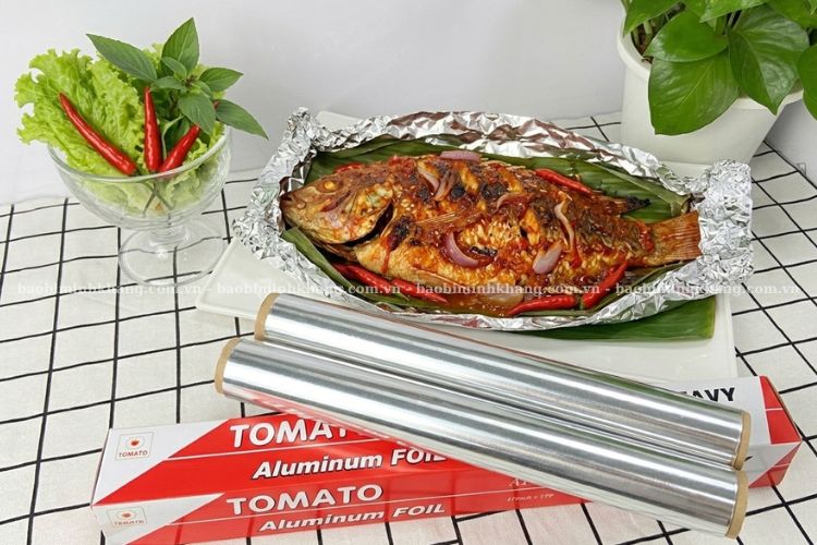 Minh Khang đã chia sẻ cách làm cá nướng giấy bạc thơm ngon, đậm vị