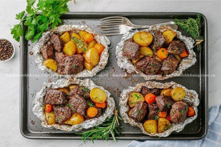 Món bò nướng giấy bạc được rất nhiều người ưa chuộng vì độ ngon và dễ thực hiện