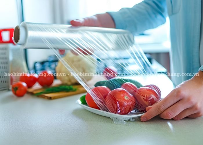 Màng bọc PE rất an toàn khi sử dụng vì không có phụ gia hoá dẻo
