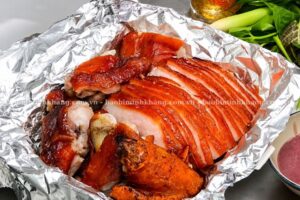 Món thịt nướng giấy bạc chín vàng đều, giữ trọn độ ẩm và hương vị