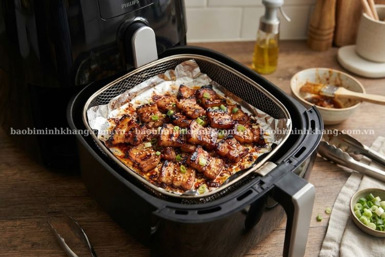 Thịt heo nướng giấy bạc trong nồi chiên không dầu